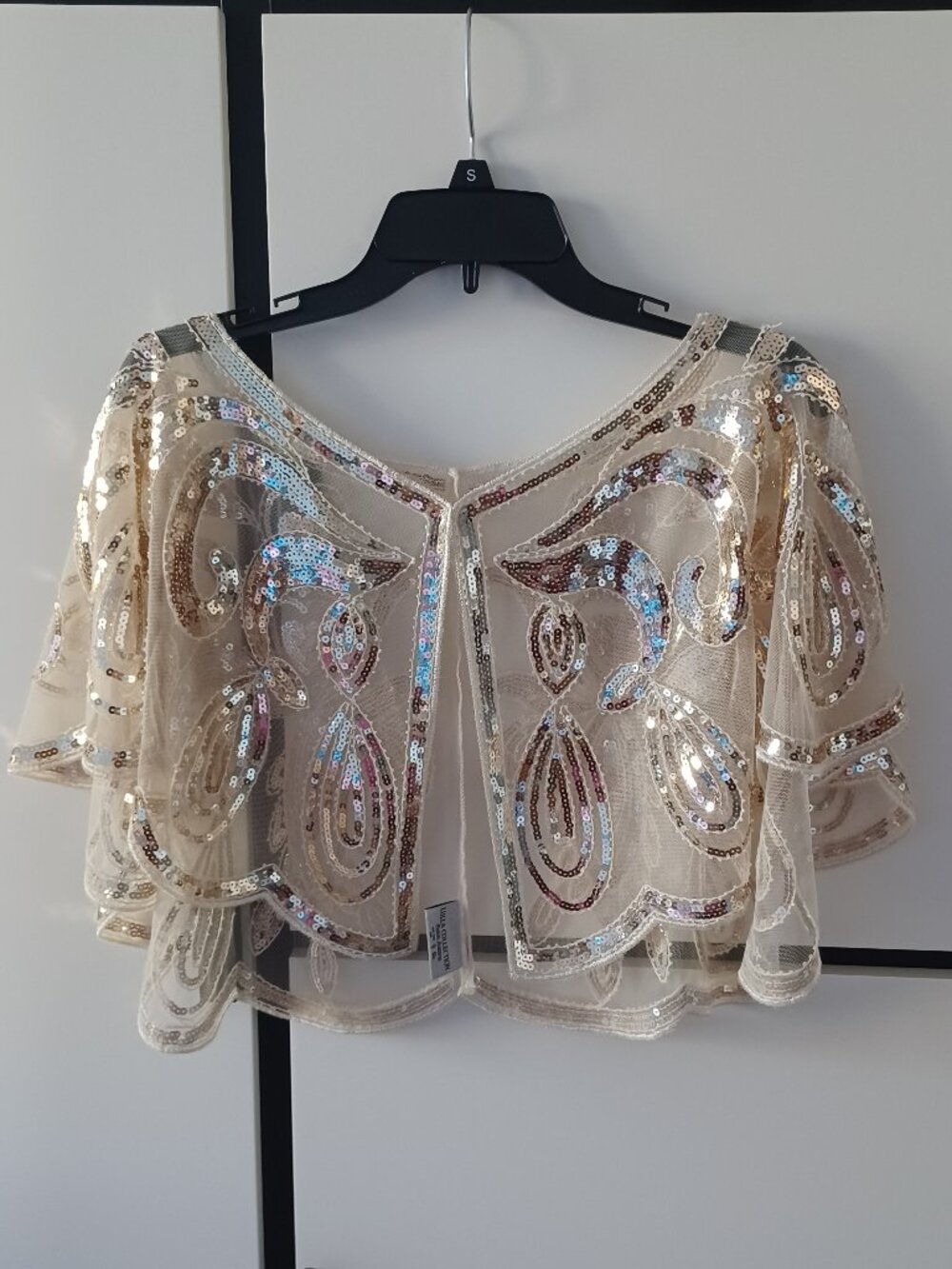 Lulla collection capelet